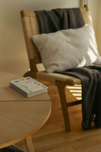 How to Create a Cozy and Inviting Reading Nook in Your Home