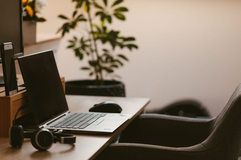 Tips for Creating a Cozy and Functional Home Office Space